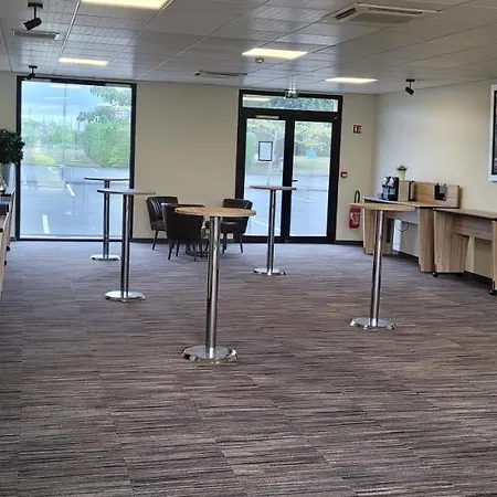 Hotel Kyriad Prestige - Bordeaux Aeroport