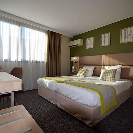 Hotel Kyriad Prestige - Bordeaux Aeroport
