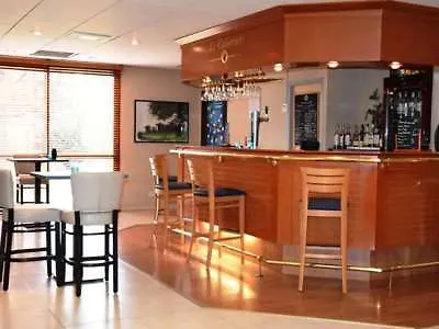 Kyriad Prestige Bordeaux Aeroport Otel 4*