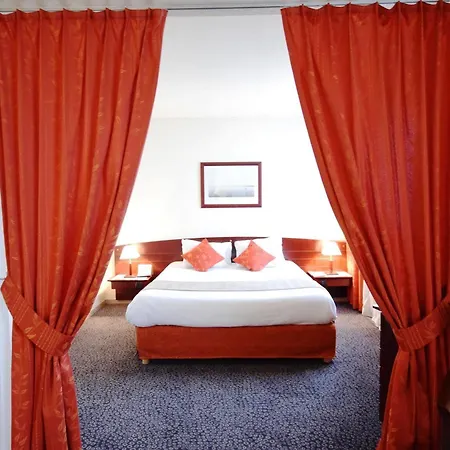 Kyriad Prestige Bordeaux Aeroport 4* Mérignac