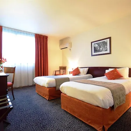 Hotel Kyriad Prestige Bordeaux Aeroport 4*