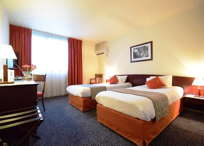 Hotel Kyriad Prestige - Bordeaux Aeroport 4*